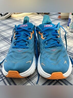 Hoka One One Hoka One One Arahi 6 size 11W 9.5M